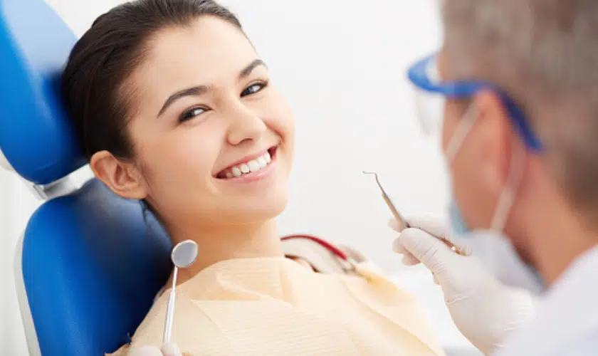How Cosmetic Dentistry Helps in Smile Makeovers